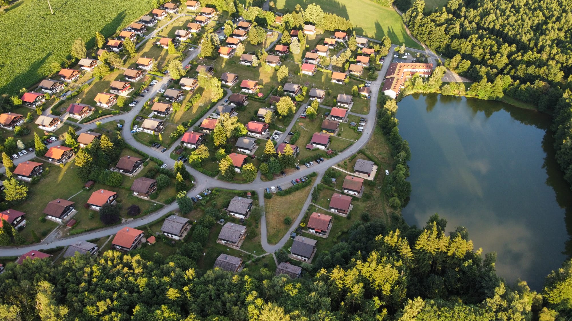 das Feriendorf mit Badesee das Feriendorf mit Badesee